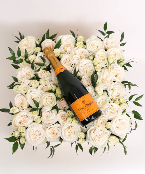 Gift Crate, Red Roses, Wine