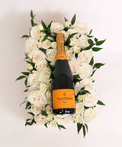 Gift Crate, Red Roses, Wine